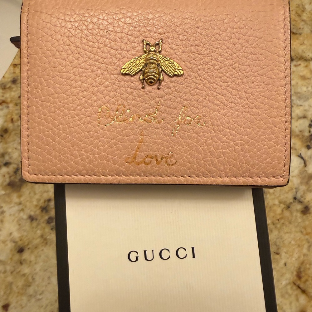 Gucci Pink Leather Card Holder with Gold Bee - Picture 4 of 4